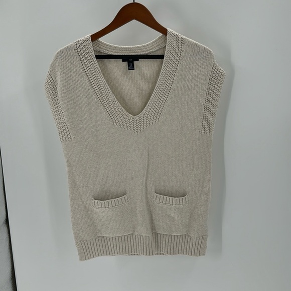 Gap sweater vest cream in color never worn NWOT oversized coastal grandma - Picture 1 of 11